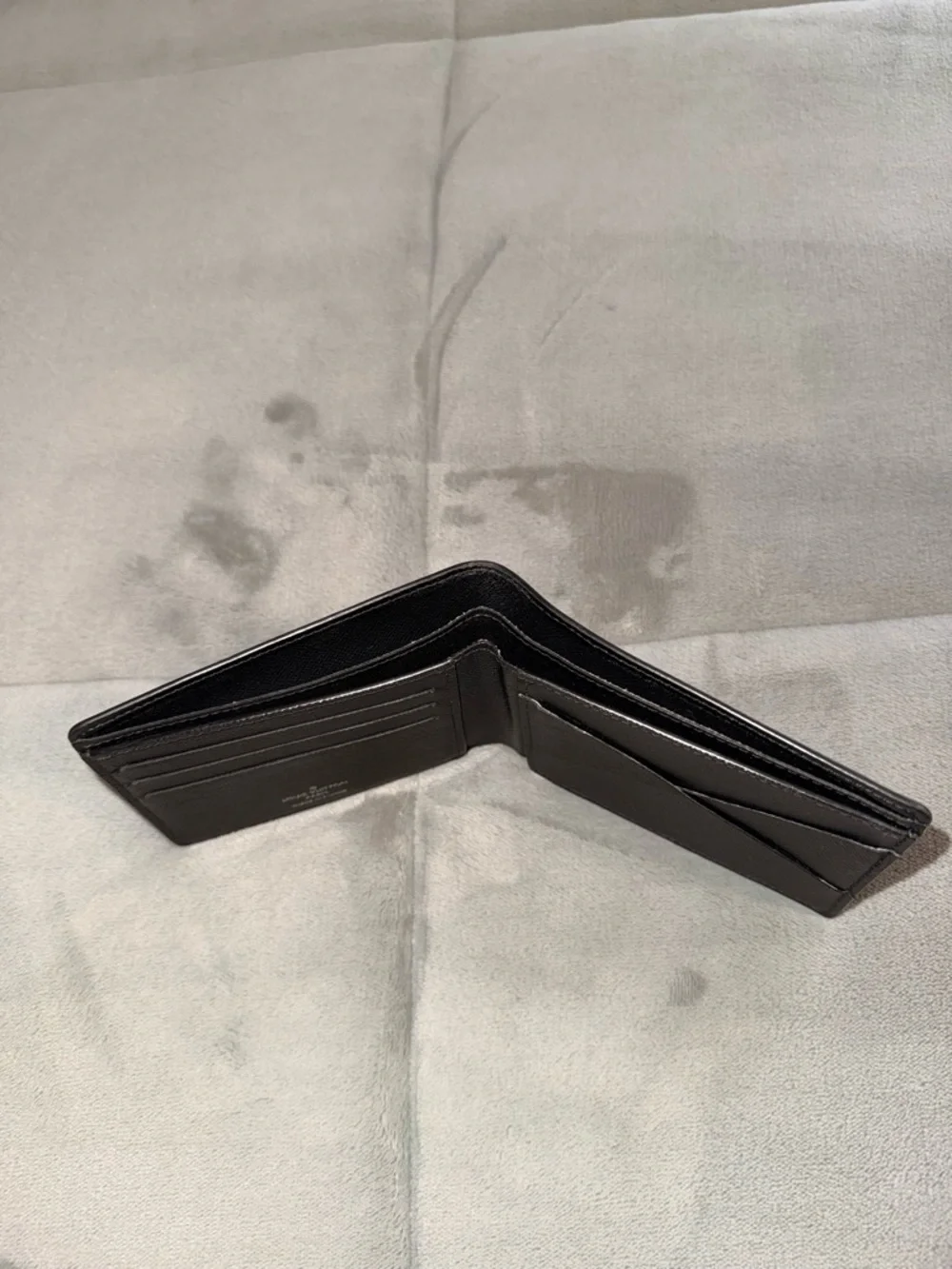 Louis Vuitton Taiga Leather Bifold Wallet – Black – Made in France - Picture 3 of 8